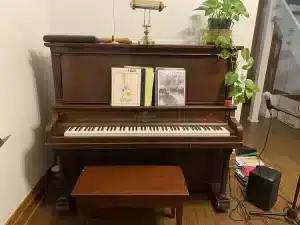 Moving piano Blainville